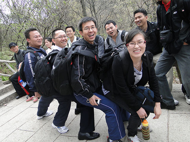 2011.04.30黃山之旅(一人需要，眾人相助）V.jpg